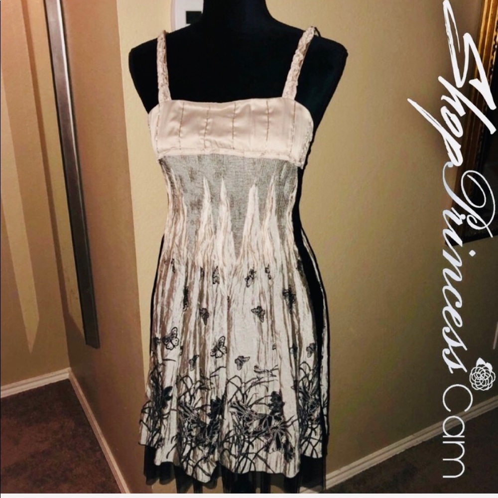 ❤️Styles Designer Butterfly Embroidered Dress Sz M